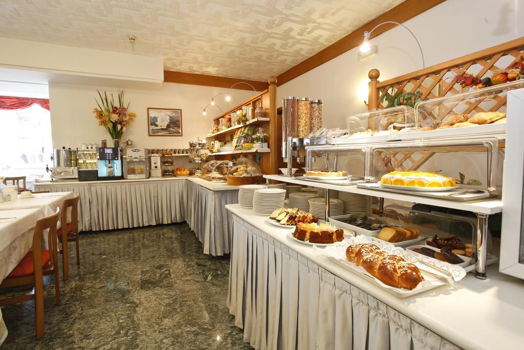 Hotel Miorelli Torbole Sul Garda Exterior foto