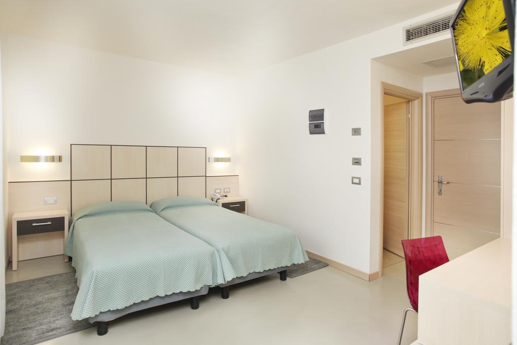 Hotel Miorelli Torbole Sul Garda Exterior foto