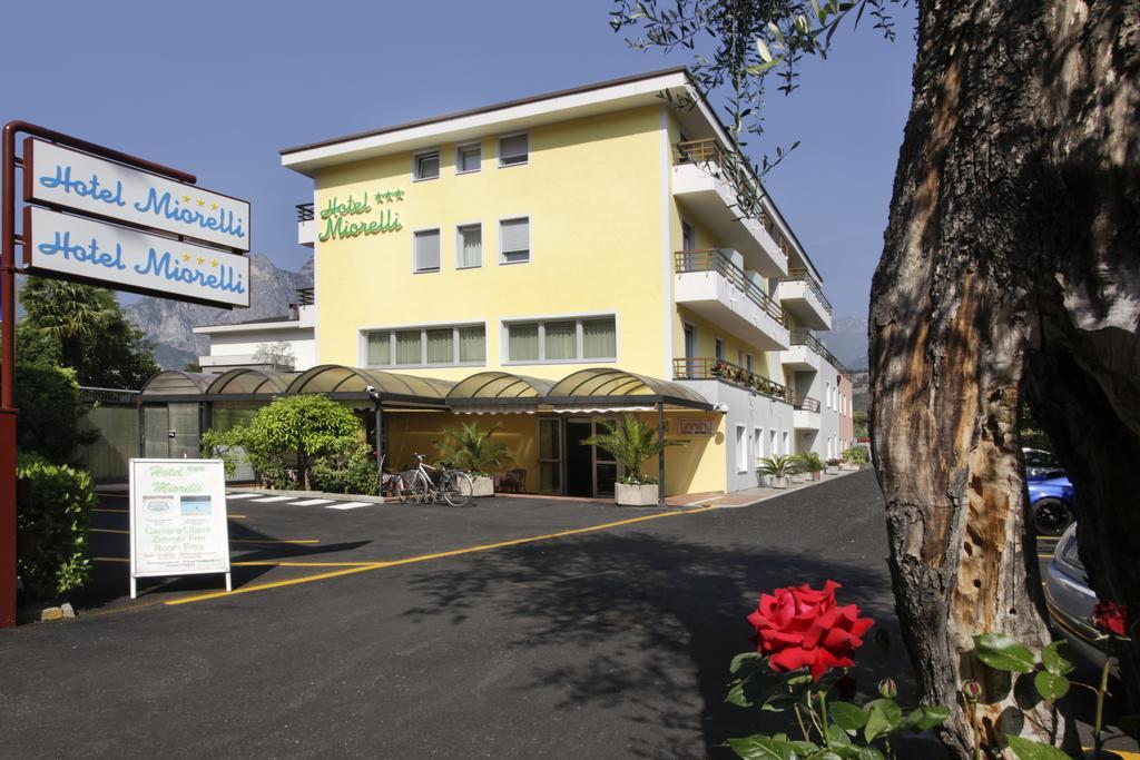 Hotel Miorelli Torbole Sul Garda Exterior foto